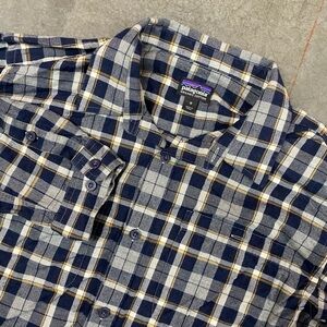 Patagonia Organic Cotton Plaid Button Up Shirt Blue Mens Medium